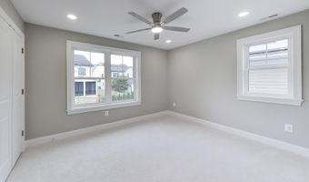 6410 WINNEPEG Rd, Bethesda, MD 20817