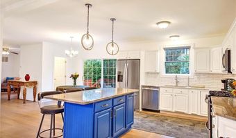 29 Lake Ave, Barrington, RI 02806