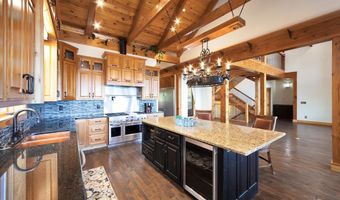685 River Oaks Dr, Big Sandy, TN 38221