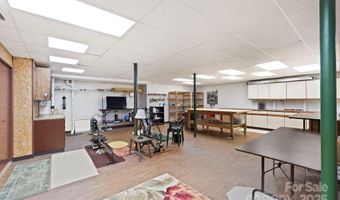 700 Crowfields Ln, Asheville, NC 28803