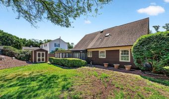 29 Ormont Ln, Aberdeen, NJ 07747