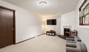 1304 Swanhill Dr, Albert Lea, MN 56007