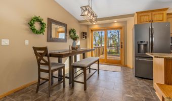 38397 Richmond Heights Dr, Aberdeen, SD 57401