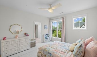 9501 WILDOAK Dr, Bethesda, MD 20814