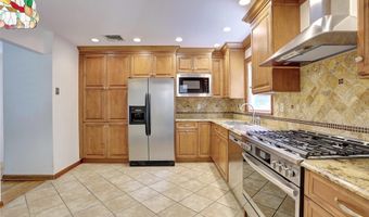 29 Thomsen Dr, Airmont, NY 10952