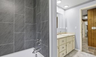 10418 CHAMPOEG Rd, Aurora, OR 97002