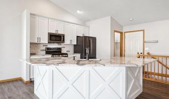1415 Deerfield Dr, North Liberty, IA 52317