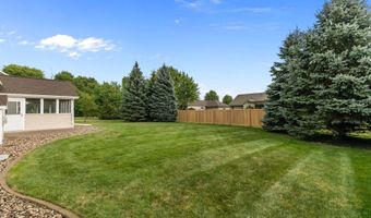 4013 E BENVALLEY Dr, Appleton, WI 54913