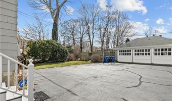 75 Ayrault St 1, Newport, RI 02840