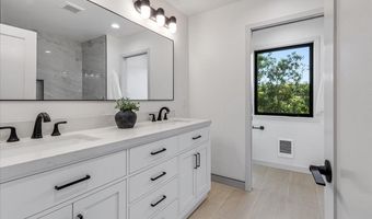 5 Arriba Dr, Aromas, CA 95004