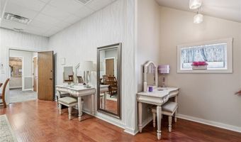 4709 220th Trl, Amana, IA 52203