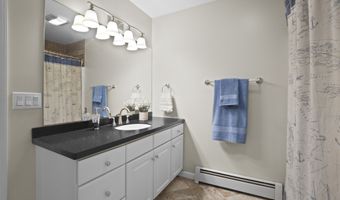 3 Spencer Ct, Clinton, CT 06413