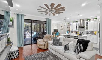 145 SILVER FALLS Dr, Apollo Beach, FL 33572