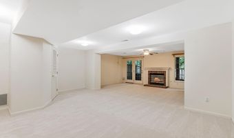 7716 EFFINGHAM Sq, Alexandria, VA 22315