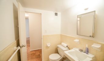 1210 N TAFT St 201, Arlington, VA 22201
