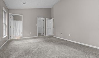 660 Village Green Blvd E, Adams Twp., PA 16046