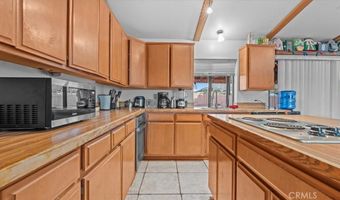 16043 Saint Timothy Rd, Apple Valley, CA 92307