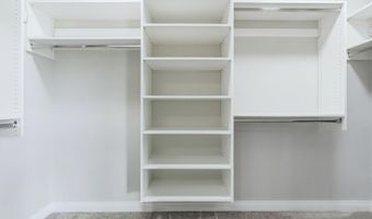 2002 Bogey Ct, Auburn, IN 46706