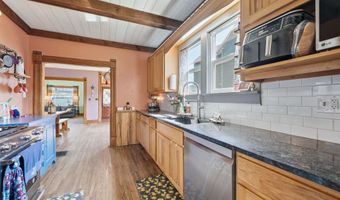 329 W 5th St, Auburn, IN 46706