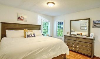 36 Fairway Rd, Narragansett, RI 02882