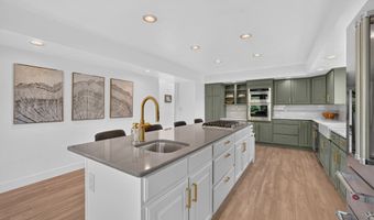 1979 S CAVE HOLLOW Way, Bountiful, UT 84010