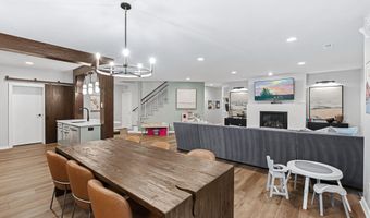 918 E Lakecrest Dr, Andover, KS 67002