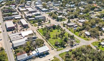30 Ave G, Apalachicola, FL 32320