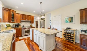 117 Chippenwood Ln, Bristol, CT 06010