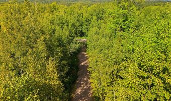 27 Bowling Green Ln, Belfast, ME 04915