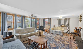 15 Hazen St, Chester, CT 06412