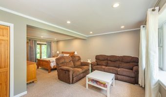 10 W Shore Dr, Alloway, NJ 07462