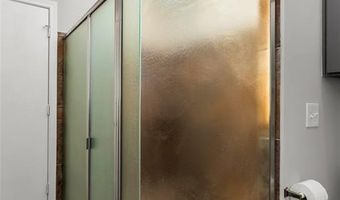 14902 Le Grande Dr, Addison, TX 75001