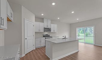 16 Dahlia Ct, Bayville, NJ 08721