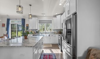 5 W Cross Trl 5, Danbury, CT 06810