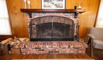 15 South Ln, Angola, NY 14006
