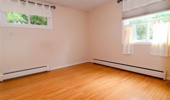 116 Segsbury Rd, Amherst, NY 14221