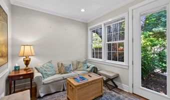 241 Washington St, Bay St. Louis, MS 39520