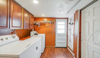 43 Coolidge Ave, Amity Harbor, NY 11701