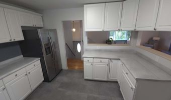 71 Venus Ave, Burlington, VT 05408
