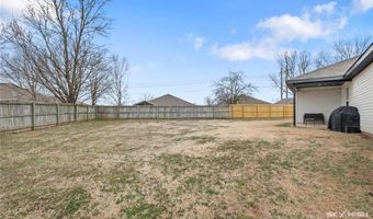 906 SW Terry Ln, Bentonville, AR 72712