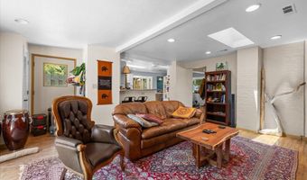 376 Crowson Rd, Ashland, OR 97520