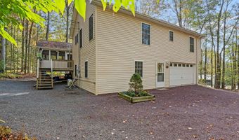 104 Merriment Ln, Blakeslee, PA 18610