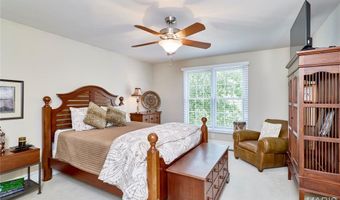 259 Meadowbrook Country Club Est, Ballwin, MO 63011