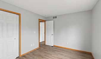 6524 154th St W 107, Apple Valley, MN 55124