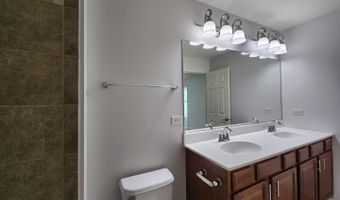 208 W HYDE St, Arlington Heights, IL 60005