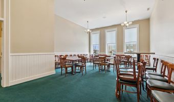 11 Benton Ave E, Albia, IA 52531