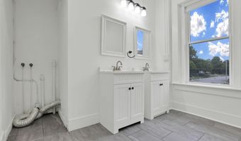 1687 Oak St 1685, Columbus, OH 43205