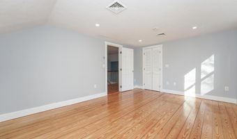 240 Oak St, Centerville, MA 02632