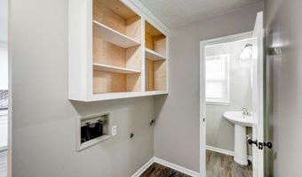 410 Highland Dr, Arkansas City, KS 67005