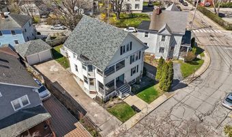 20 Summer St, Newport, RI 02840
